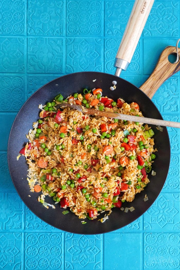 Einfacher Fried Rice mit Eiern & Gemüse | Bake to the roots