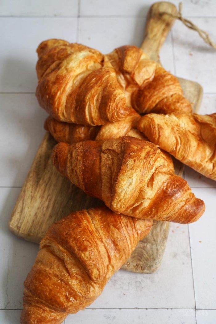 Einfache Mandel Frangipane Croissants | Bake to the roots