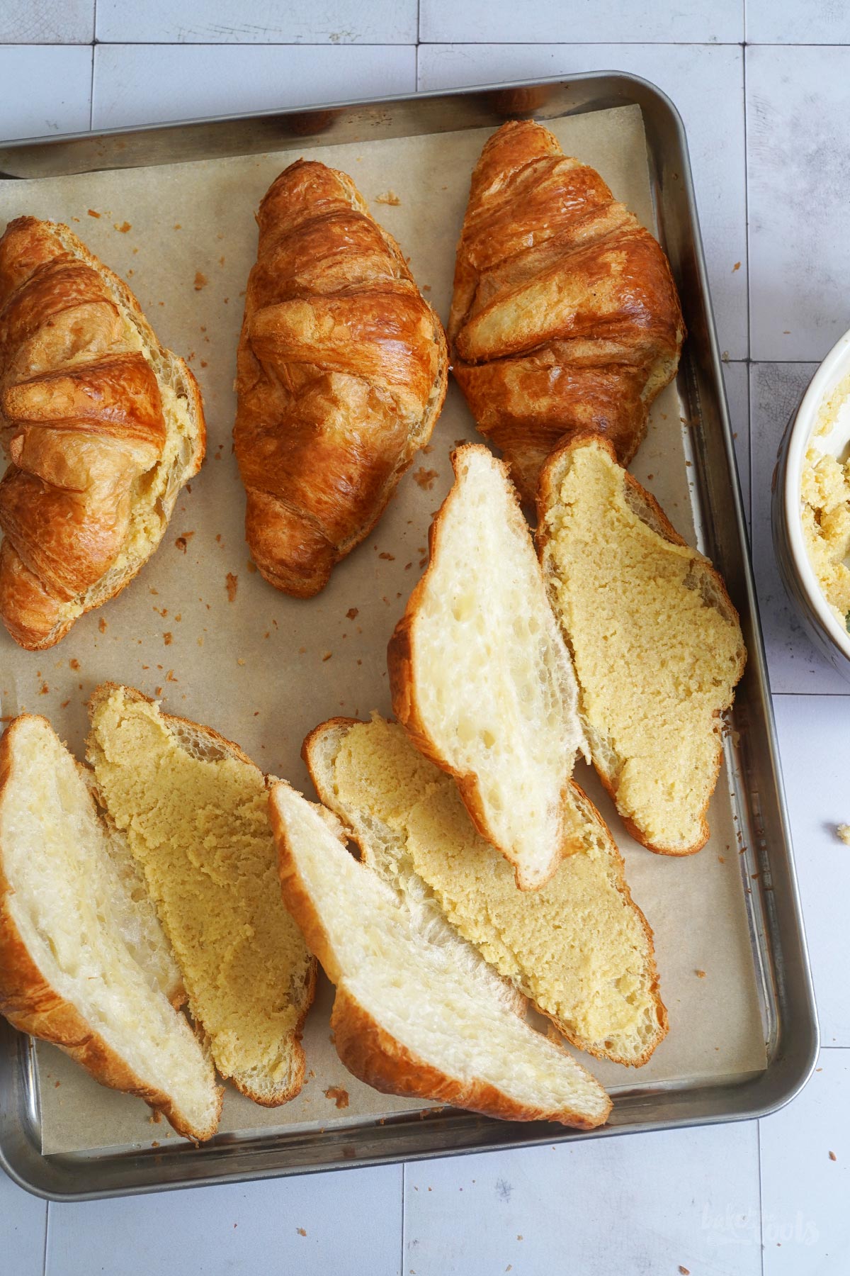 Einfache Mandel Frangipane Croissants | Bake to the roots