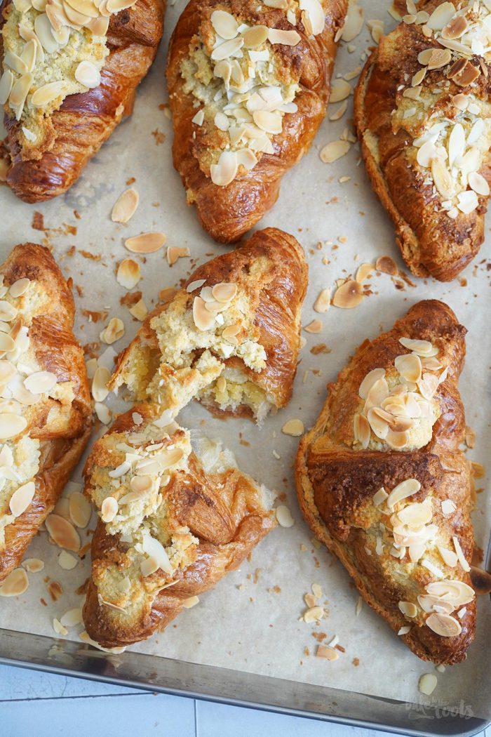 Einfache Mandel Frangipane Croissants | Bake to the roots