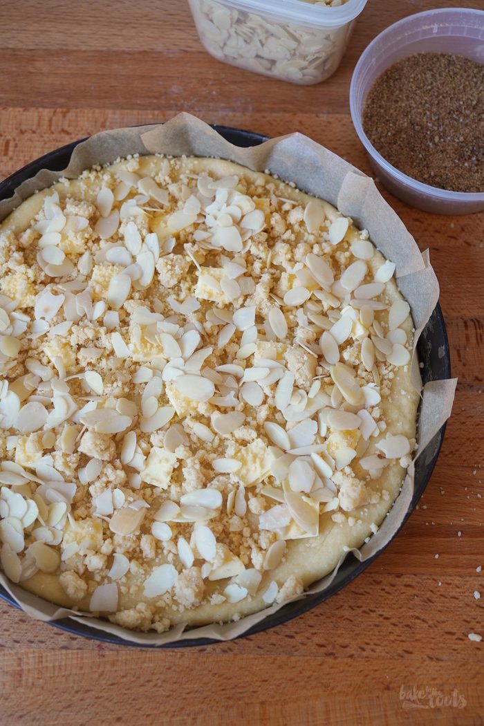 Blitz Butterkuchen mit Streuseln &amp; Mandeln | BTTR