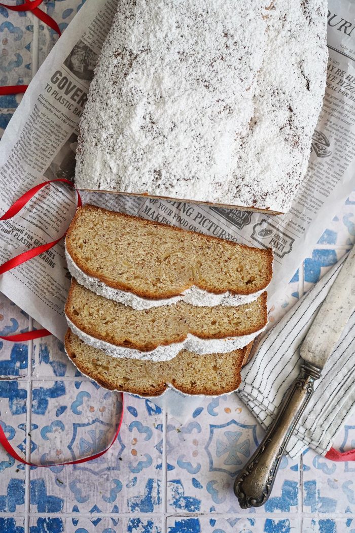 Einfacher Mandel Marzipan Stollen | Bake to the roots