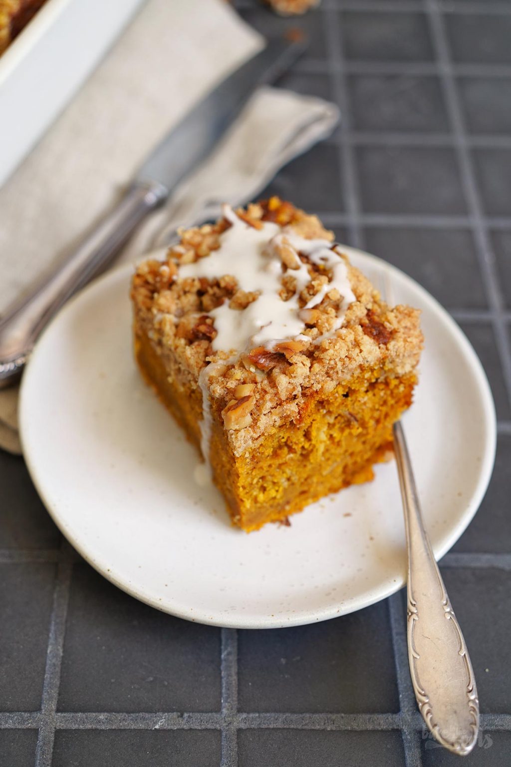 Kürbiskuchen mit Streuseln | Bake to the roots