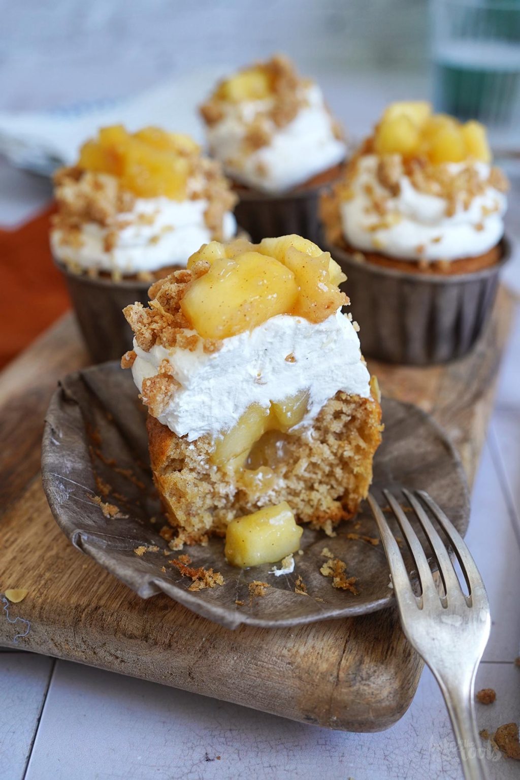 Apple Crumble Cupcakes Bake to the roots