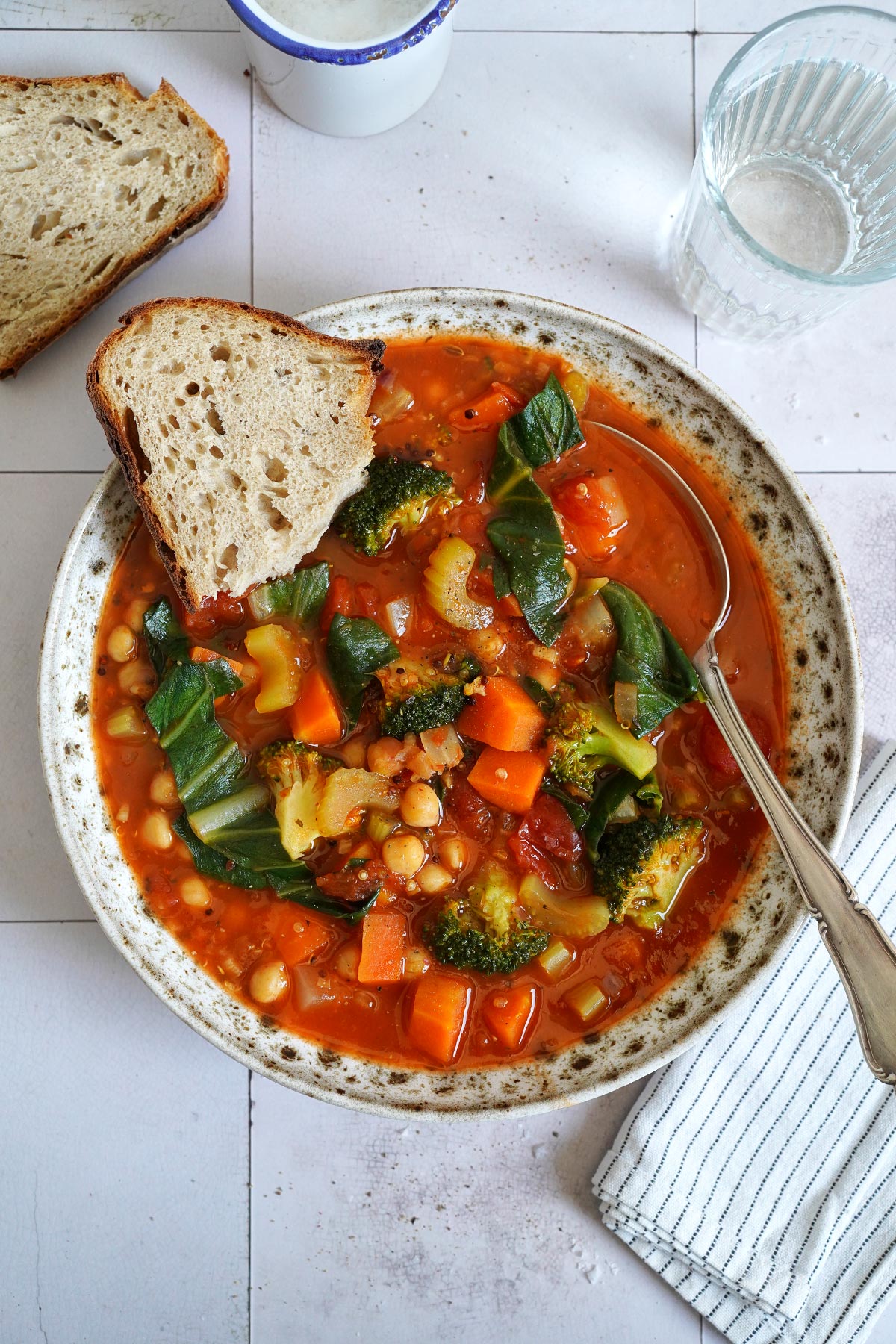 Minestrone mit Mangold (vegan) | Bake to the roots