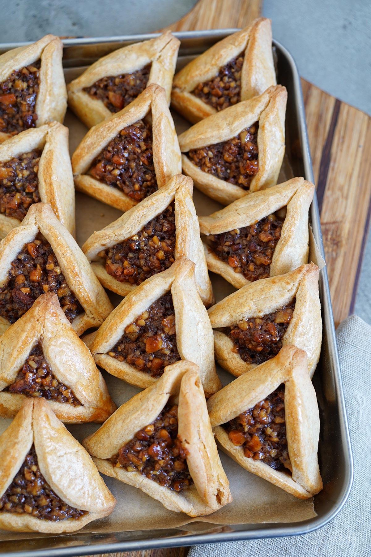 Hamantaschen mit Nussfüllung | Bake to the roots
