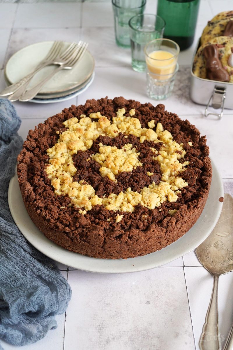 Eierlikör Pudding Streuselkuchen | Bake to the roots