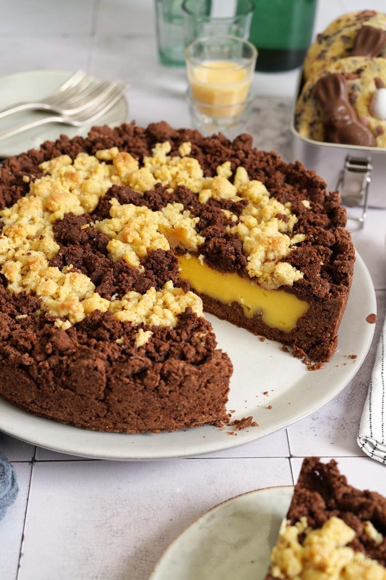 Eierlikör Pudding Streuselkuchen | Bake to the roots