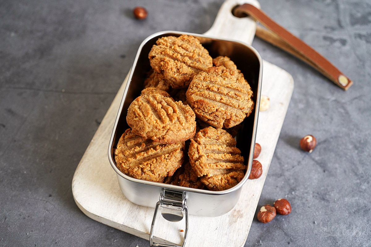 Easy Hazelnut Butter Cookies | Bake to the roots