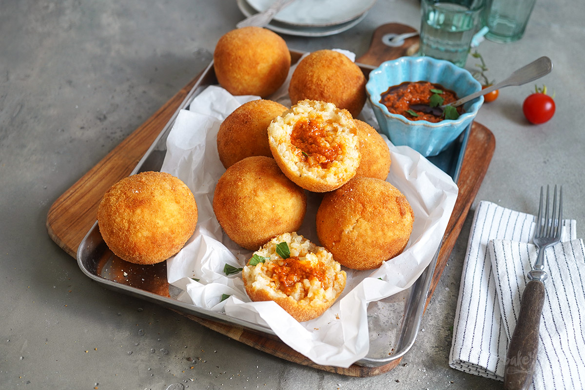 Arancini mit Pesto Rosso & Mozzarella | Bake to the roots