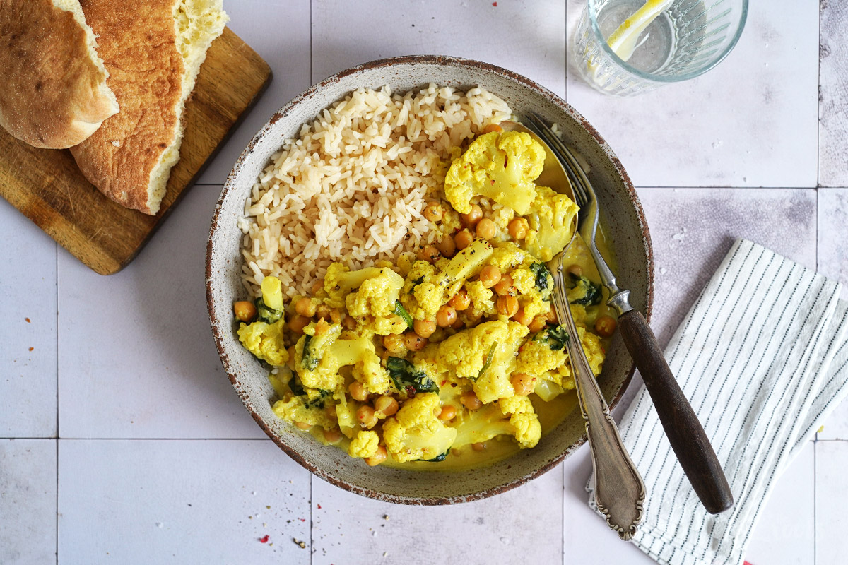 Blumenkohl & Kichererbsen Curry (vegan) | Bake to the roots