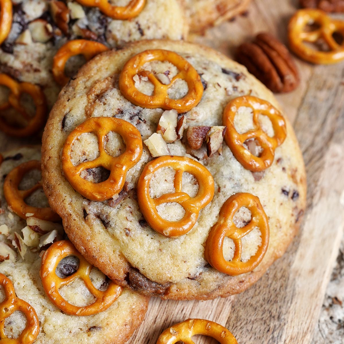Pretzel Pecan Chocolate Chip Cookies | Bake to the roots