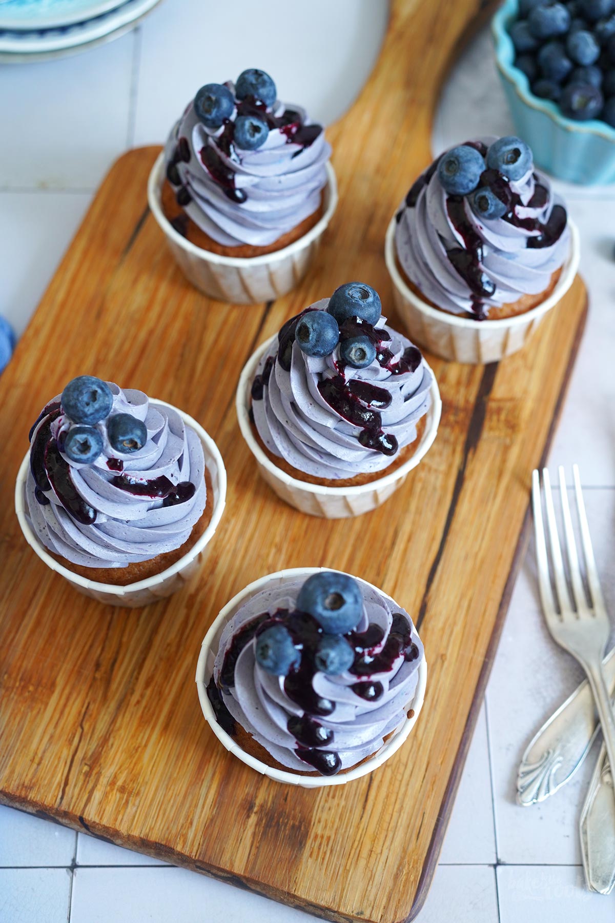 Einfache Blaubeeren Cupcakes | Bake to the roots