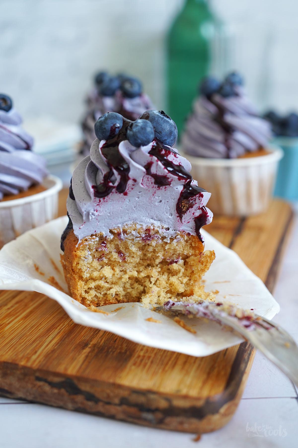 Einfache Blaubeeren Cupcakes | Bake to the roots