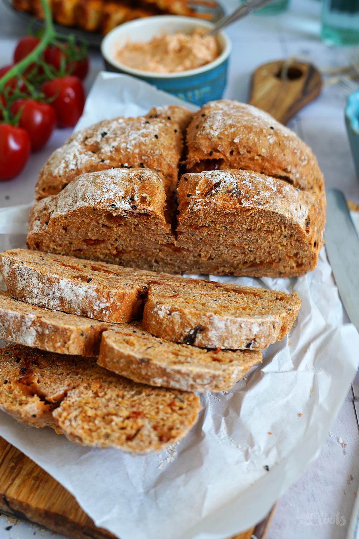 Schnelles Tomaten Soda Bread mit Schwarzkümmel | Bake to the roots
