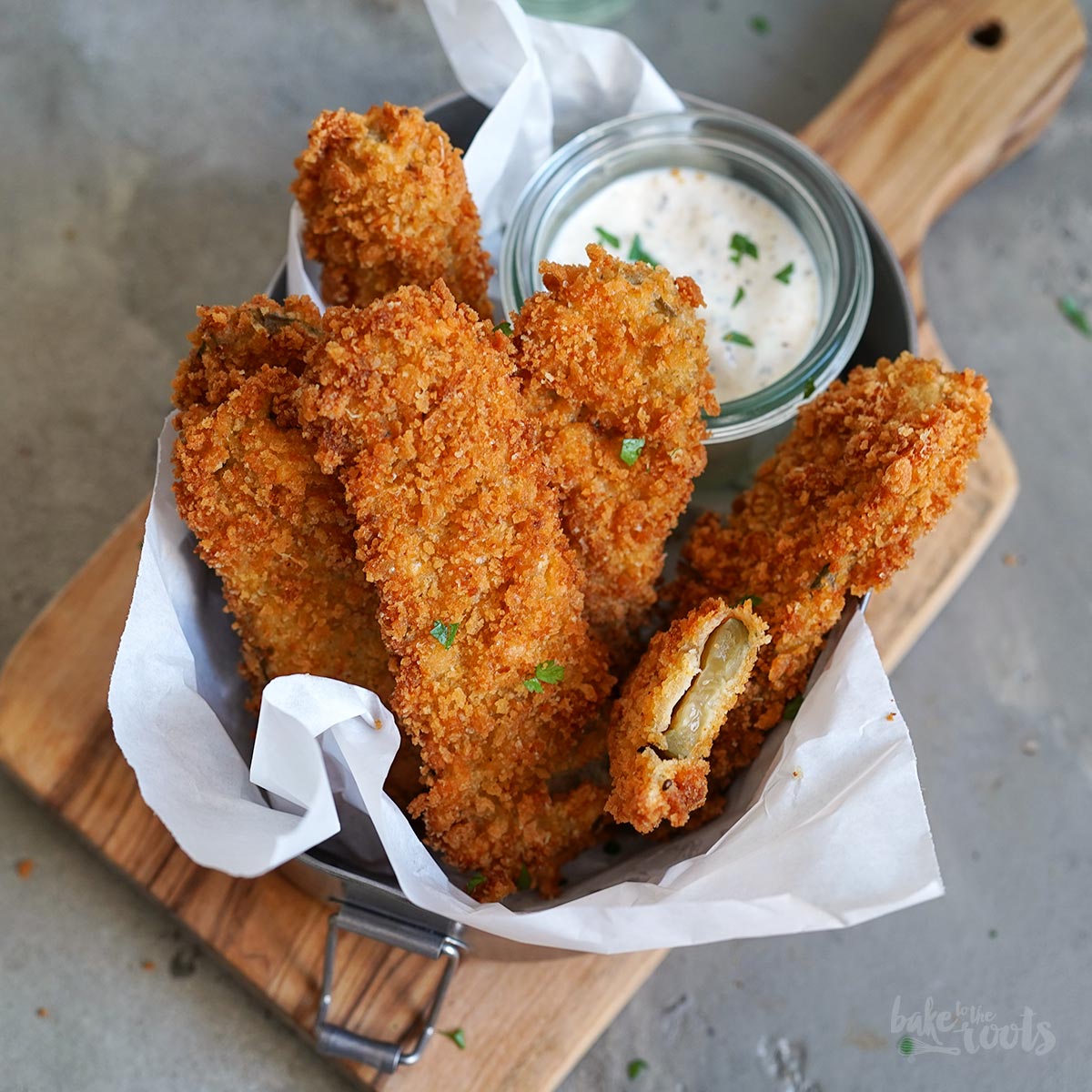 Deep-Fried Pickles mit Ranch Dip | Bake to the roots