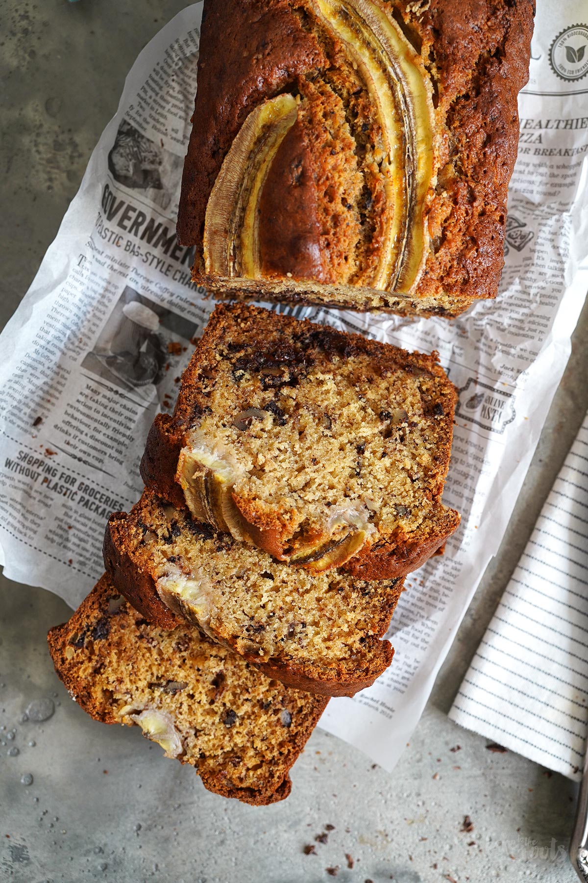 Bananenbrot mit Schokolade & Walnüssen | Bake to the roots
