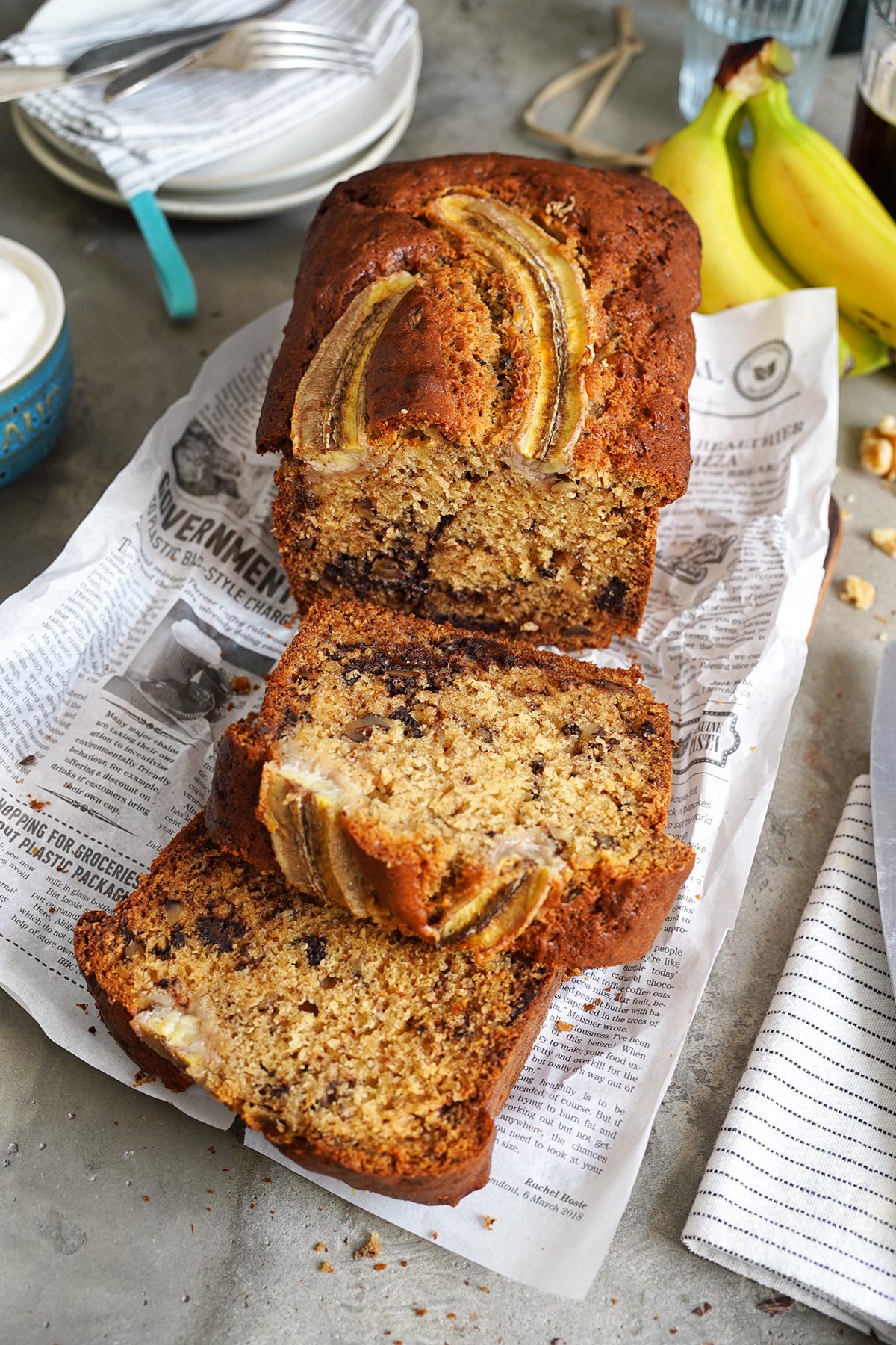 Bananenbrot mit Schokolade & Walnüssen | Bake to the roots