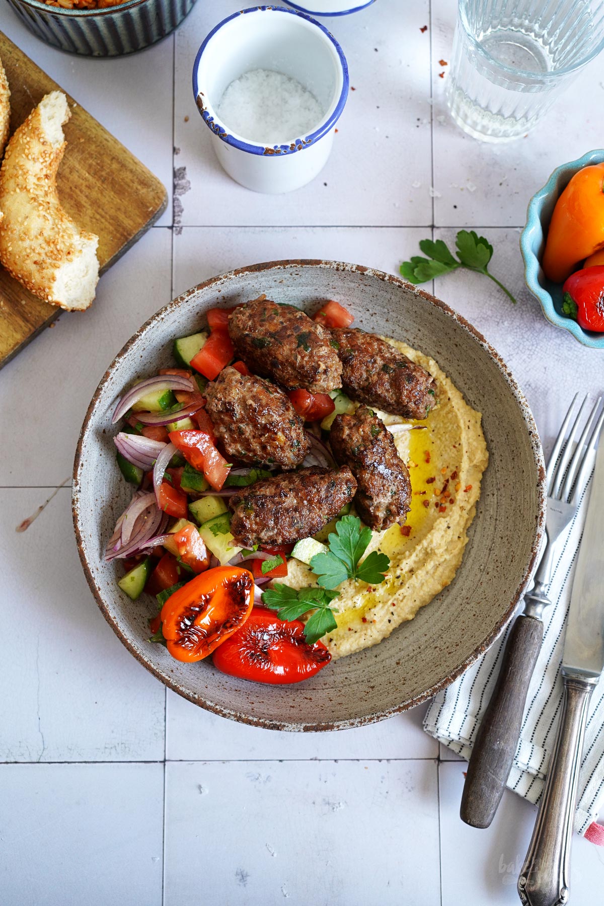 Hummus Bowl mit Köfte | Bake to the roots