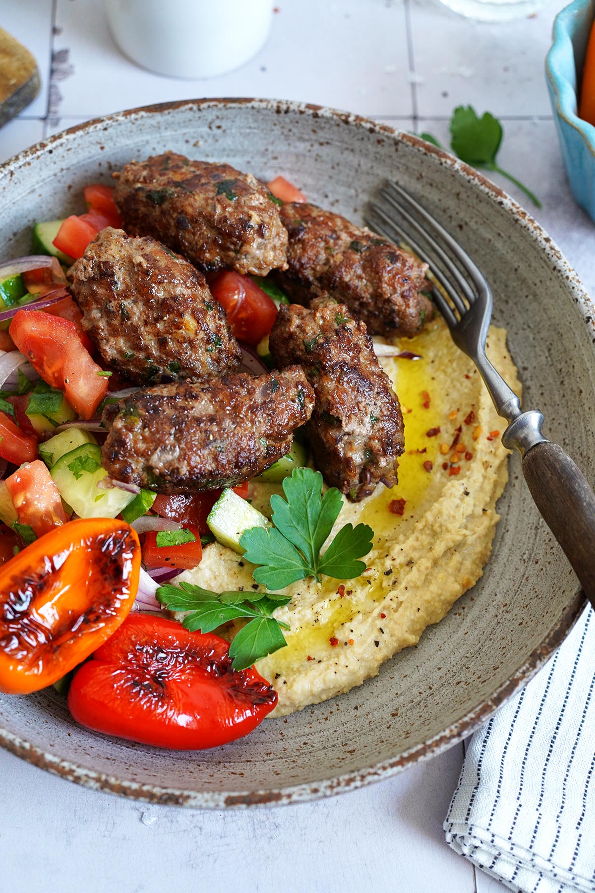 Hummus Bowl mit Köfte | Bake to the roots