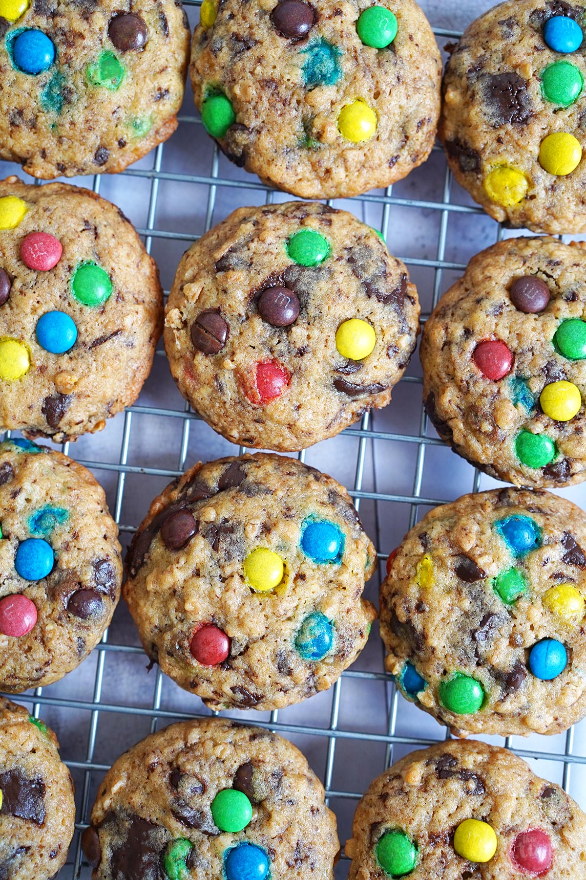 Chocolate Chip Haferflocken Cookies mit Mini M&M's | Bake to the roots