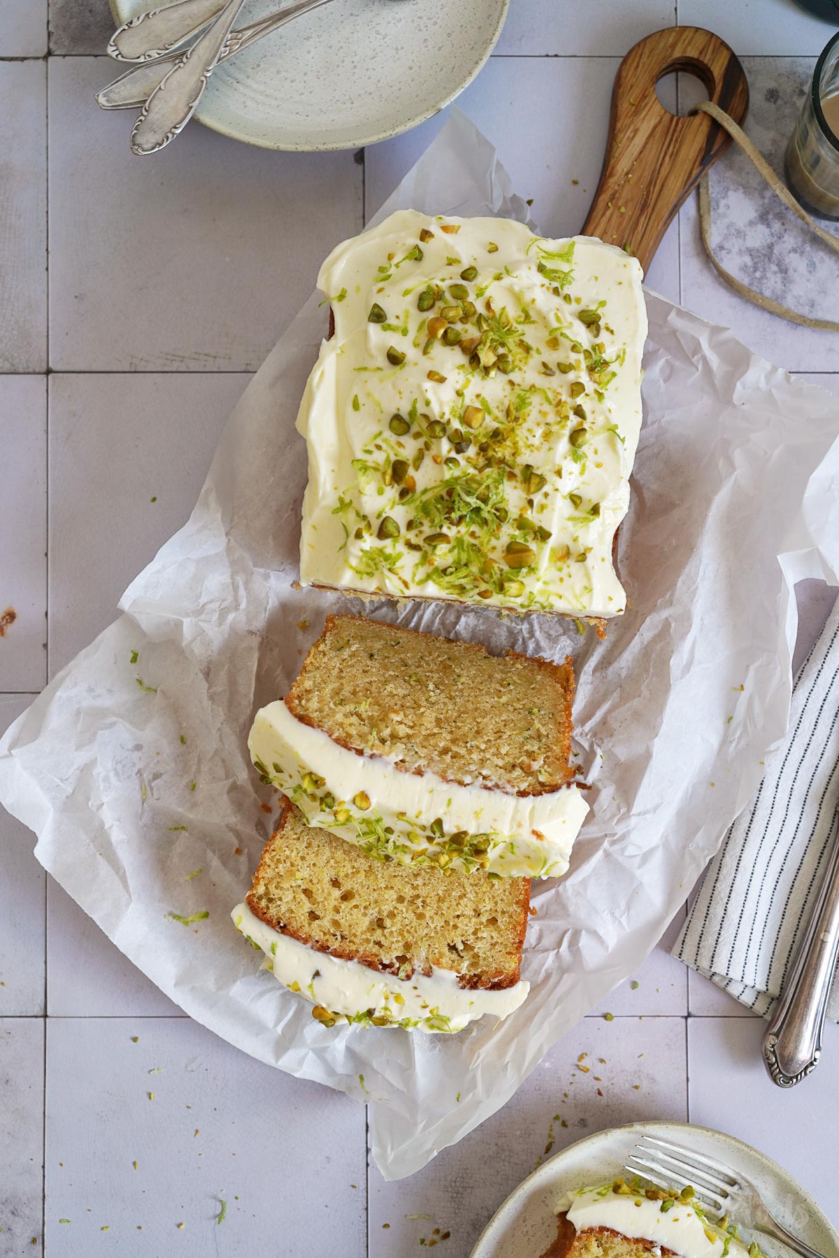 Zucchini & Limetten Kastenkuchen | Bake to the roots