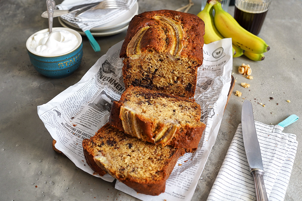 Bananenbrot mit Schokolade & Walnüssen | Bake to the roots