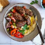 Hummus Bowl mit Köfte | Bake to the roots