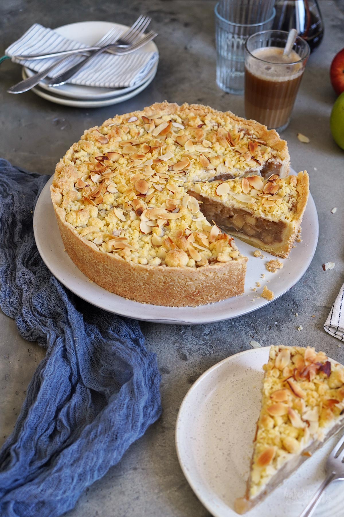 Einfacher Apfelmus Streuselkuchen | Bake to the roots