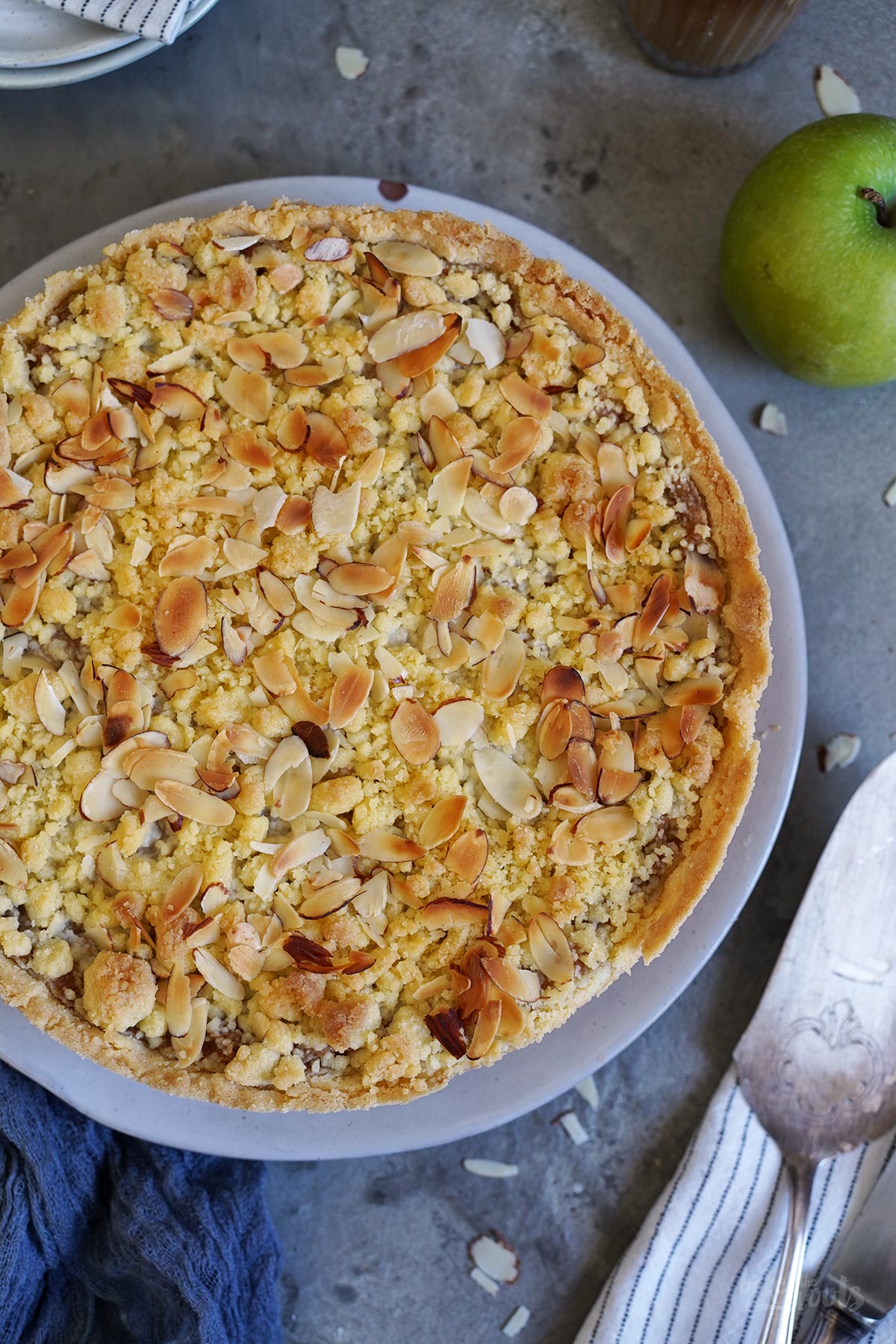 Einfacher Apfelmus Streuselkuchen | Bake to the roots