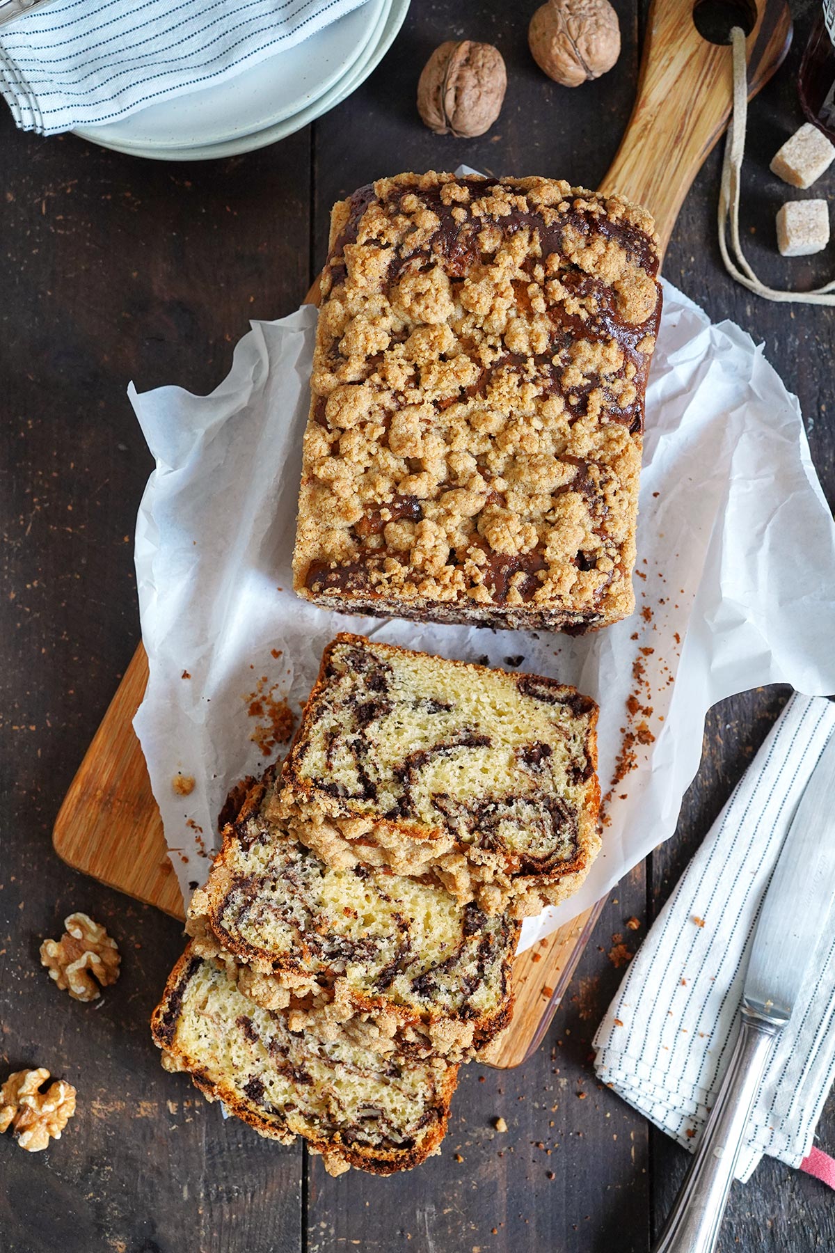 Babka mit Schokolade & Walnüssen | Bake to the roots