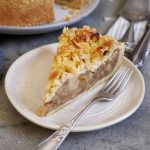 Einfacher Apfelmus Streuselkuchen | Bake to the roots