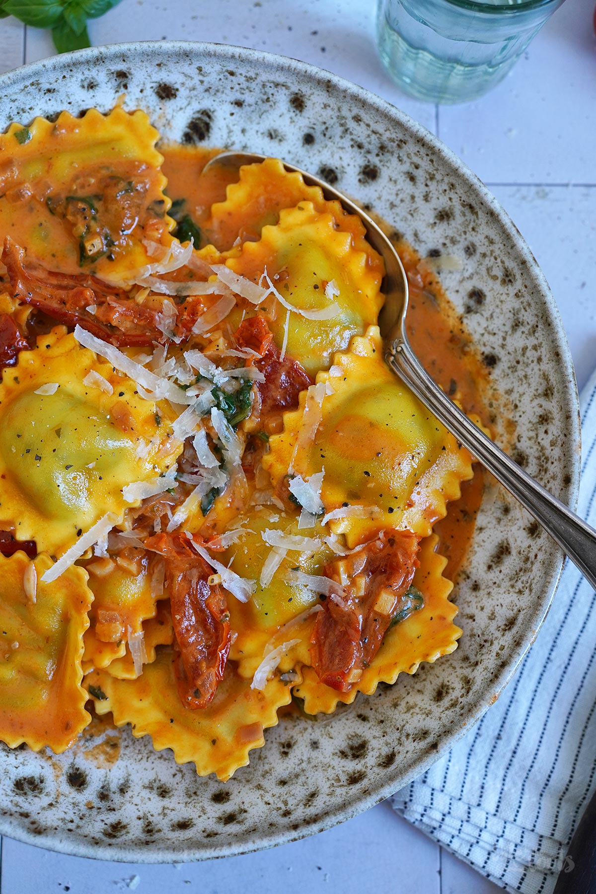 Ravioli alla Vodka mit Spinat | Bake to the roots