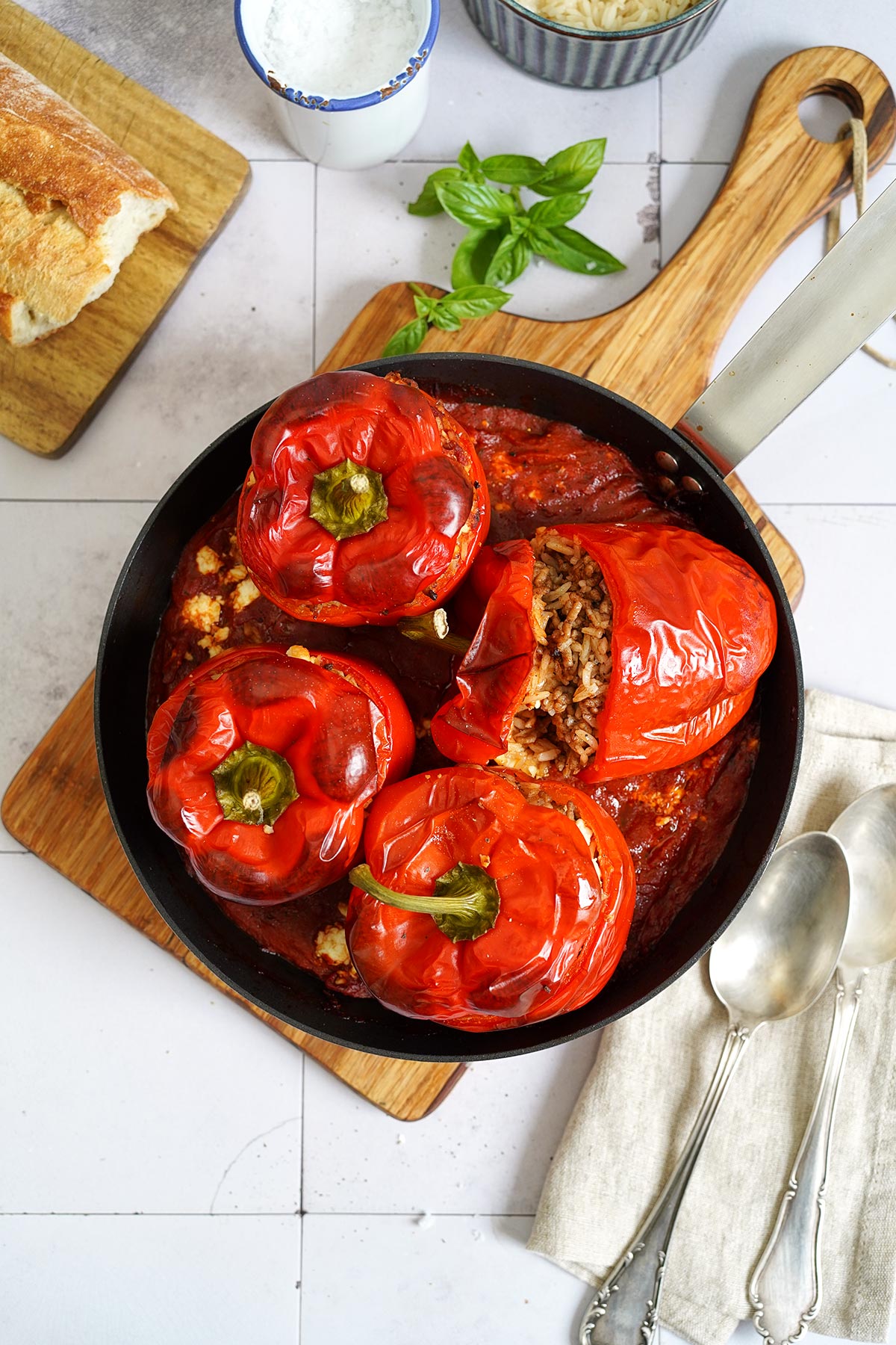 Gefüllte Paprika mit Hack & Reis | Bake to the roots