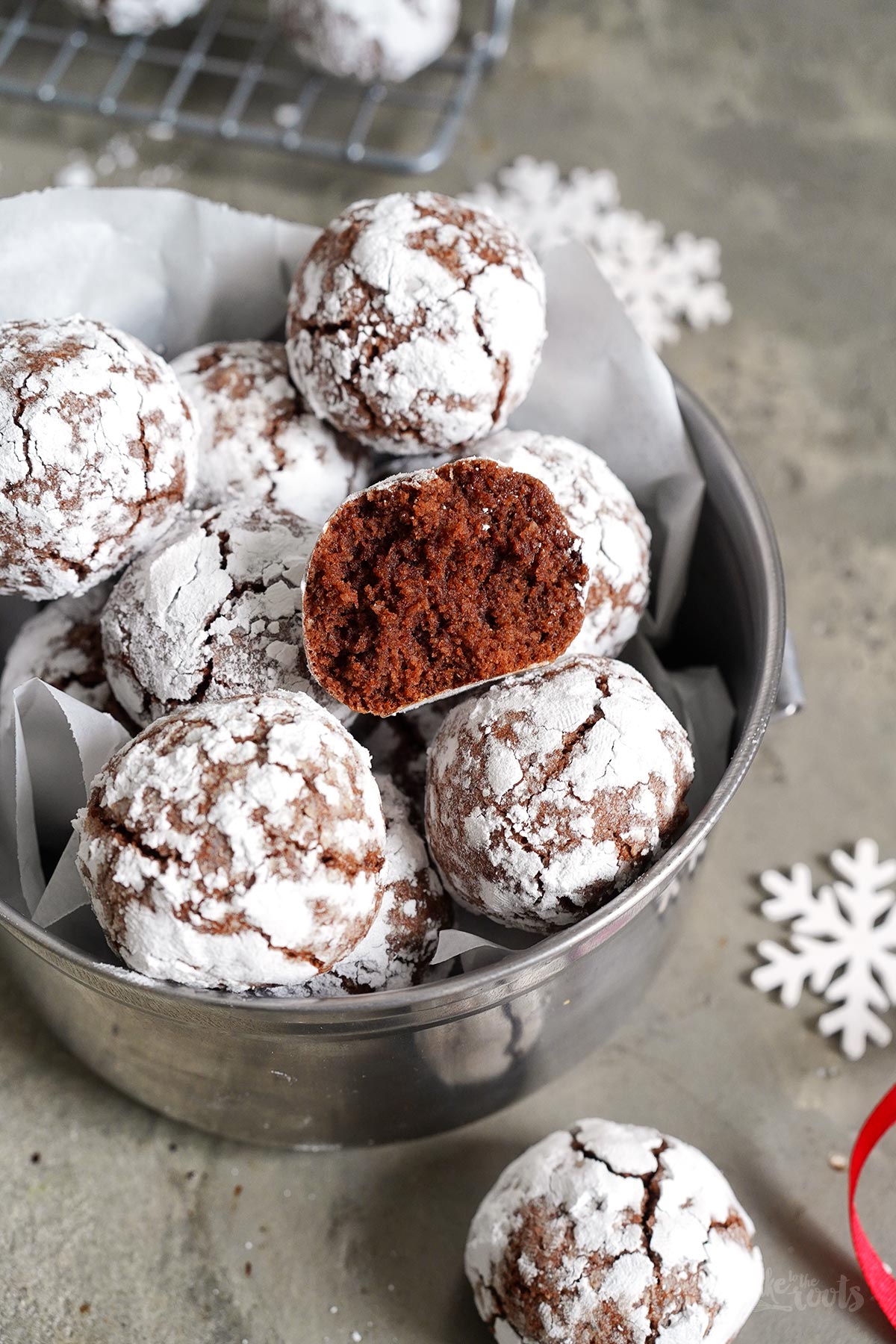 Chocolate Amarettini Cookies | Bake to the roots