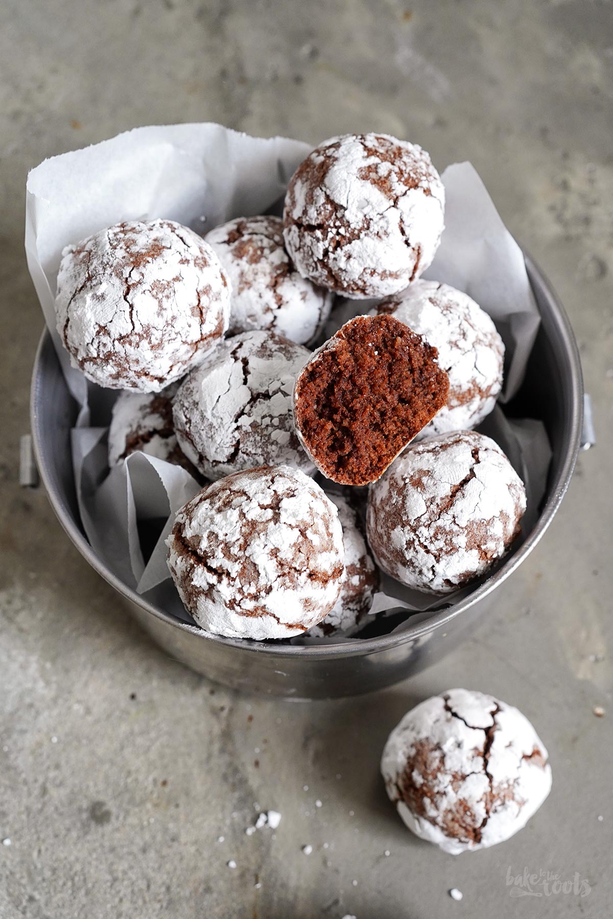 Chocolate Amarettini Cookies | Bake to the roots