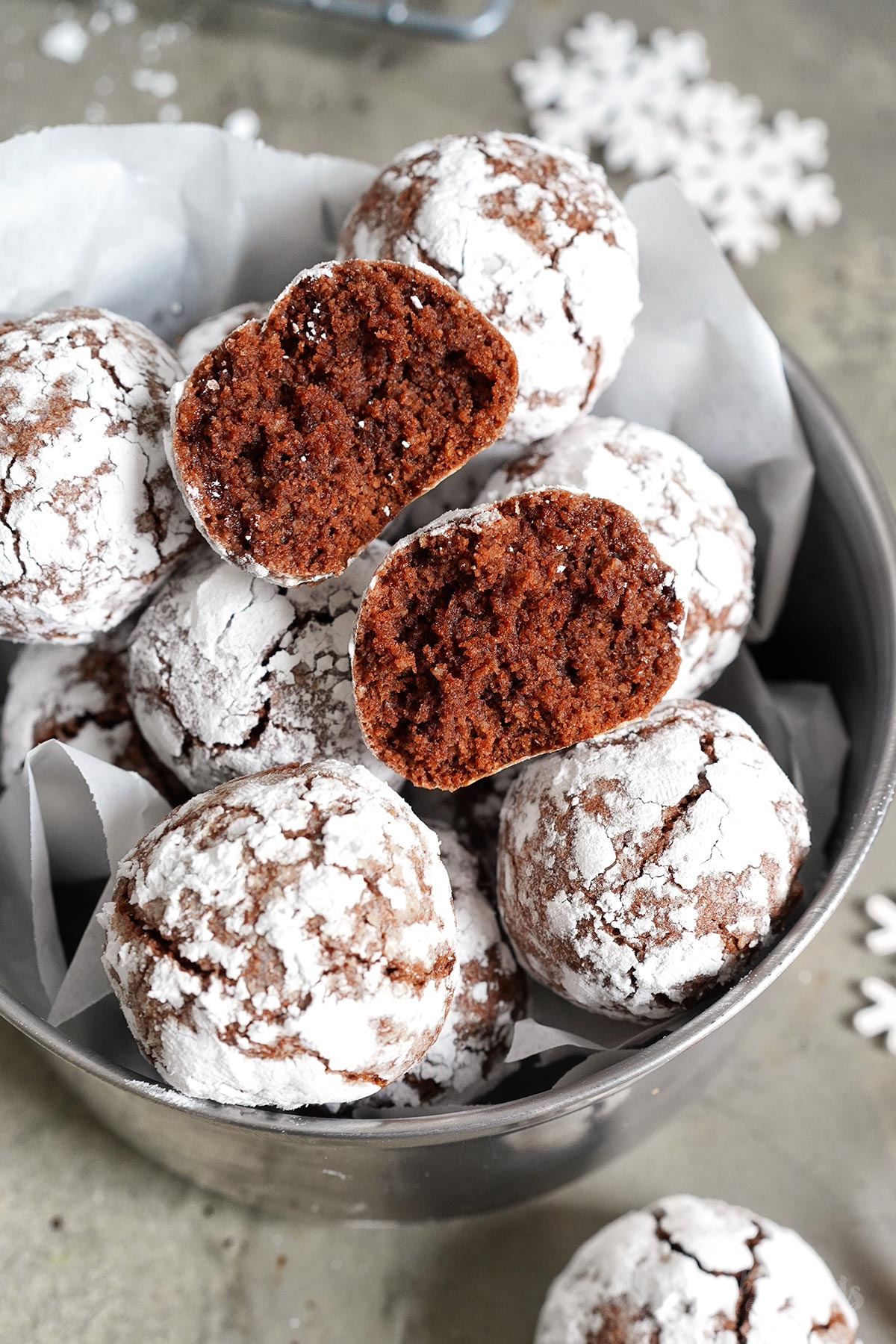 Chocolate Amarettini Cookies | Bake to the roots