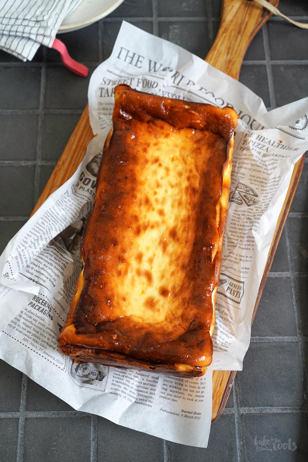 Baskischer Käsekuchen mit Apfelkompott | Bake to the roots