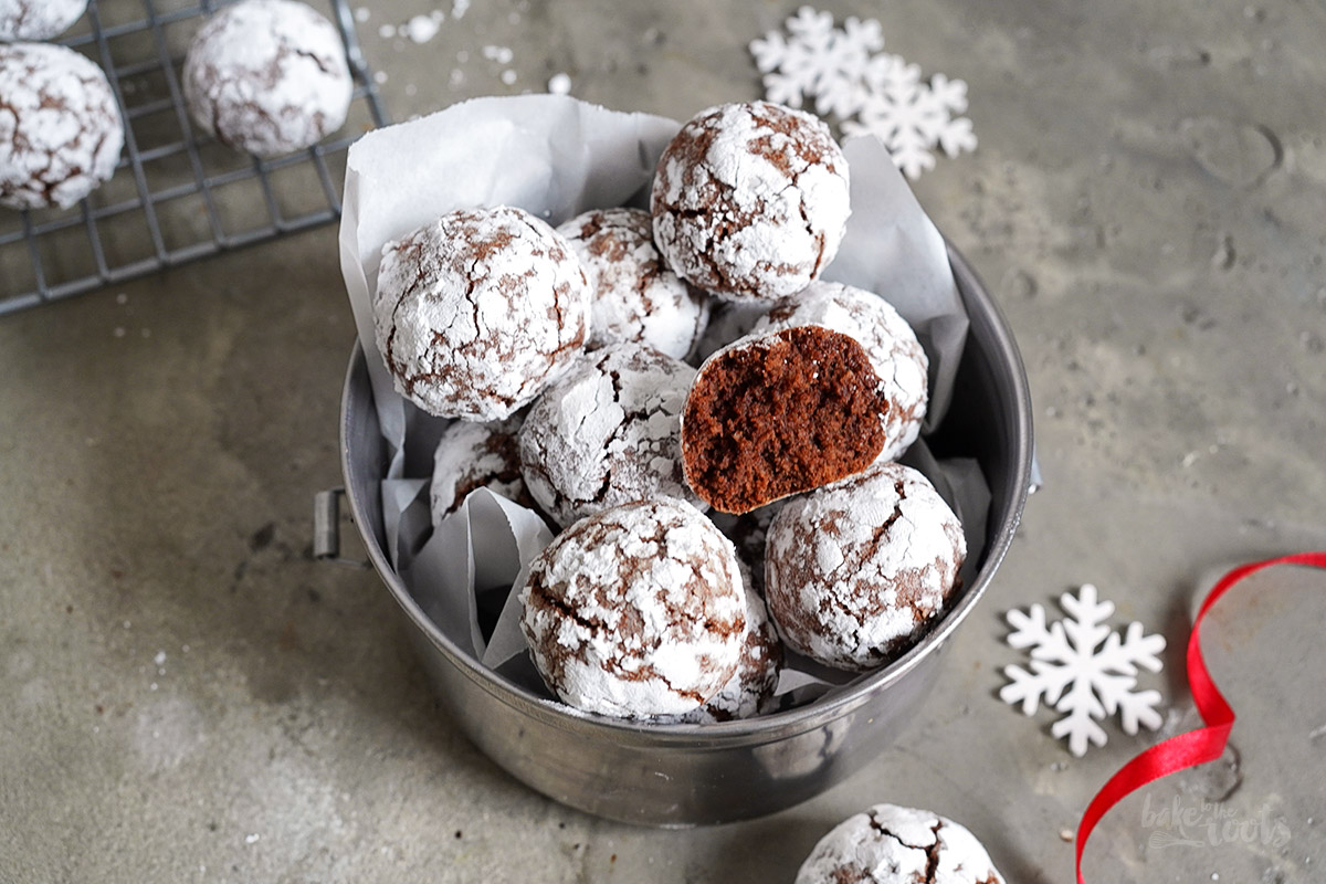 Chocolate Amarettini Cookies | Bake to the roots