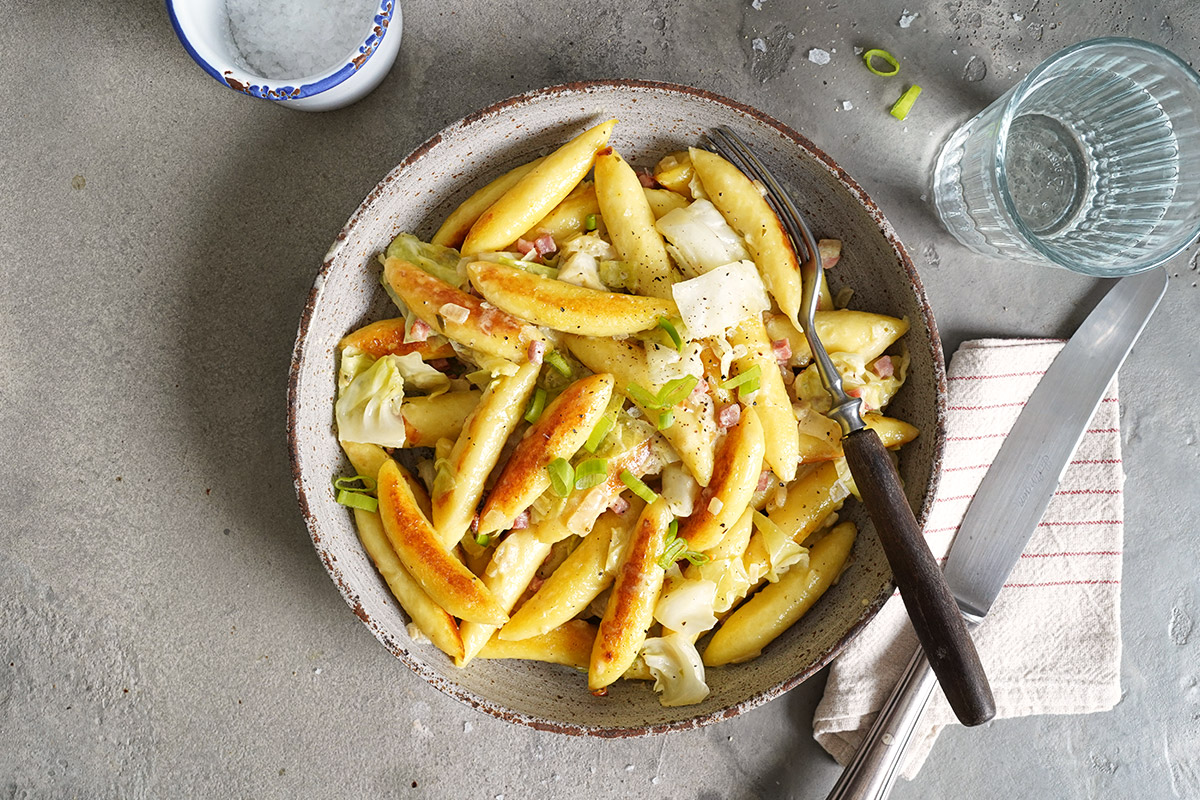 Schupfnudeln & Spitzkohl Pfanne | Bake to the roots