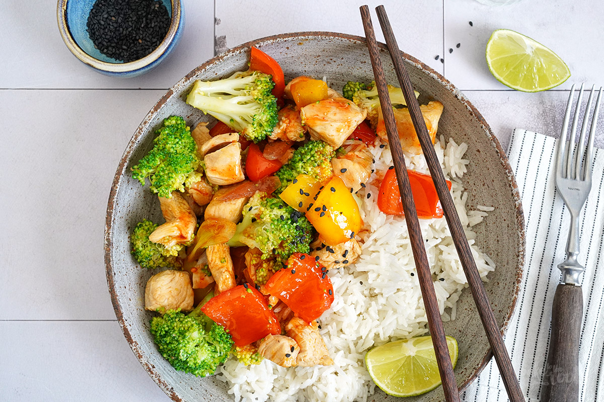 Sweet 'n' Spicy Chicken with Veggies & Coconut Rice | Bake to the roots