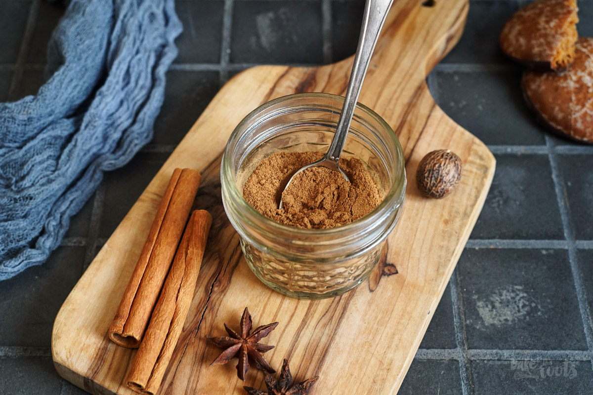 Homemade Lebkuchengewürz | Bake to the roots