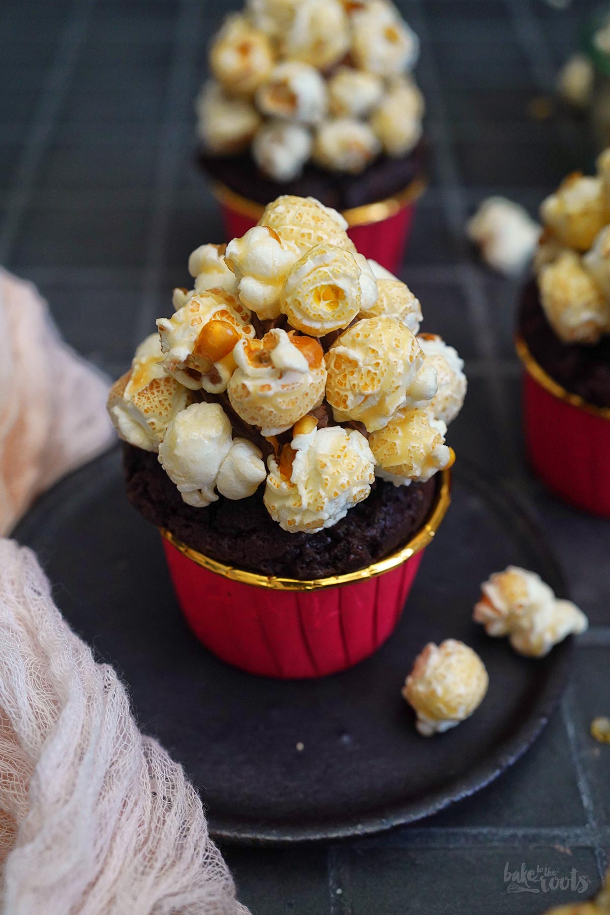 Schokolade Karamell Popcorn Cupcakes | Bake to the roots