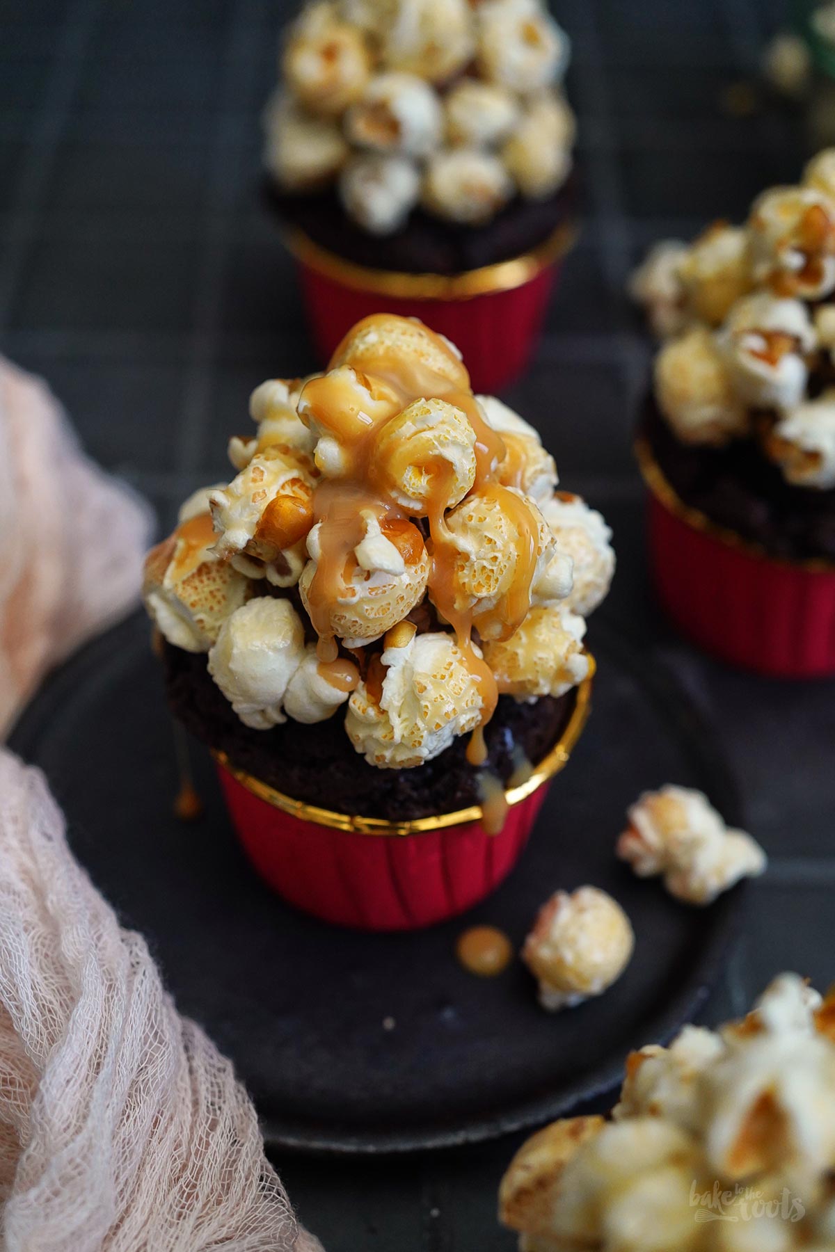Schokolade Karamell Popcorn Cupcakes | Bake to the roots
