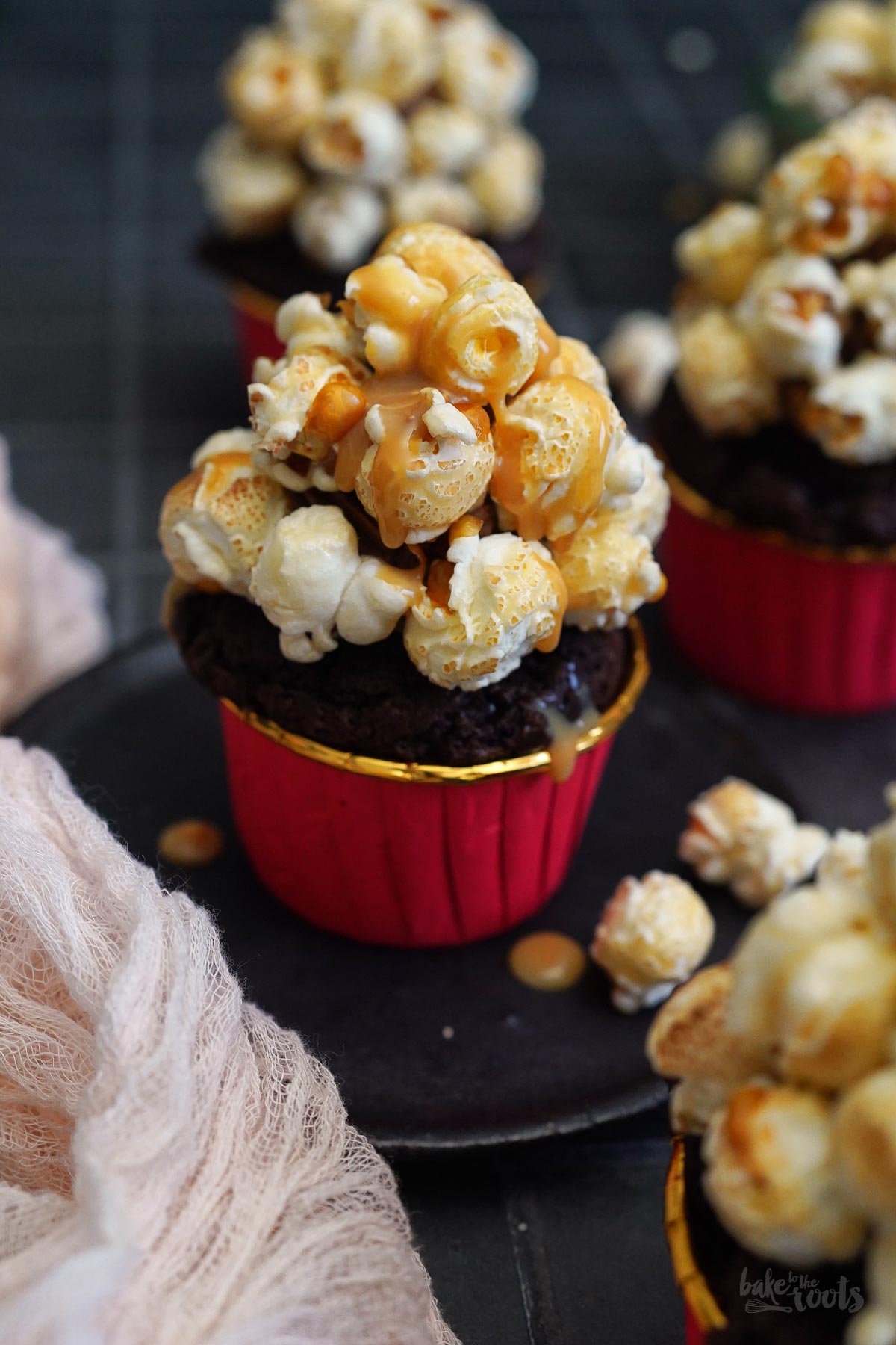Schokolade Karamell Popcorn Cupcakes | Bake to the roots