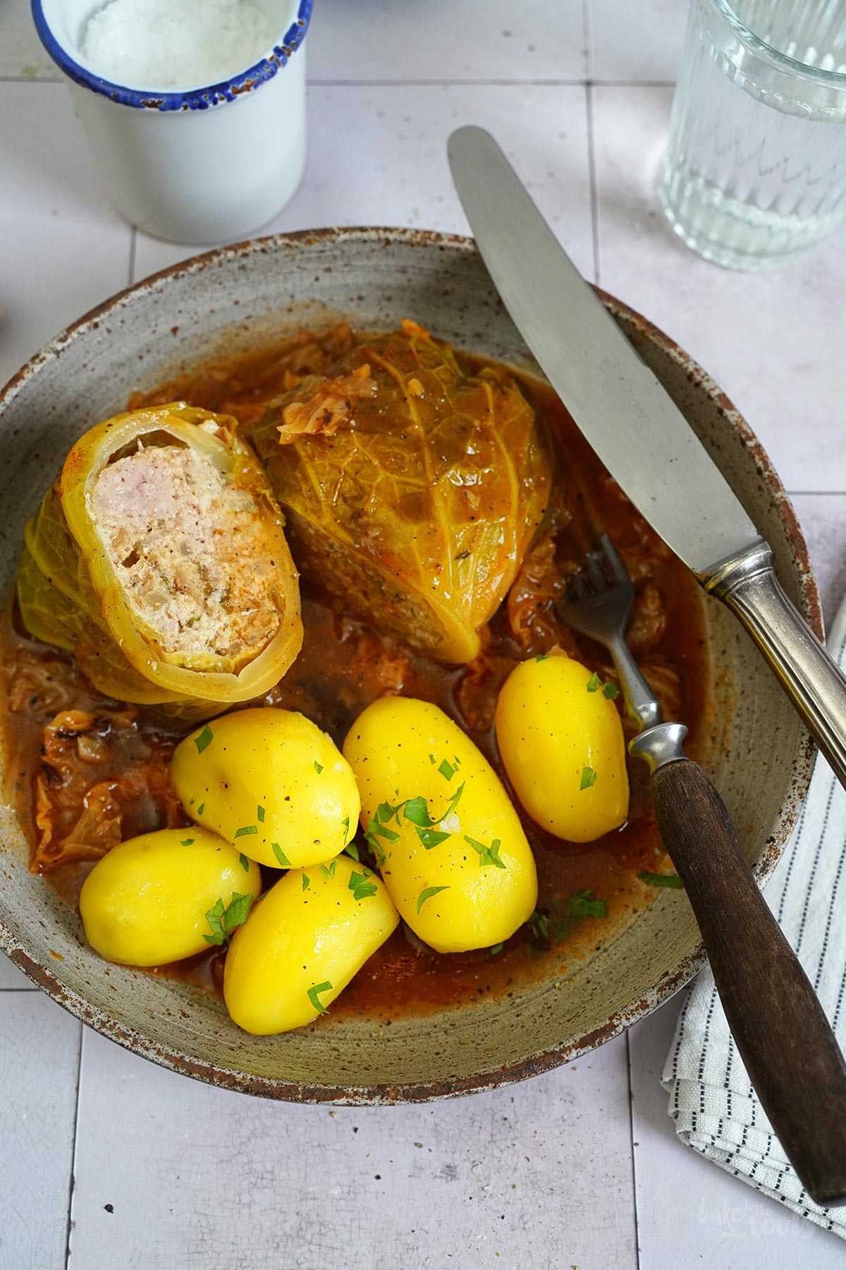 Wirsing Kohlrouladen (mit Wurstbrät) | Bake to the roots | Bake to the ... Wirsing Kohlrouladen (mit Wurstbrät) | Bake to the roots | Bake to the ...