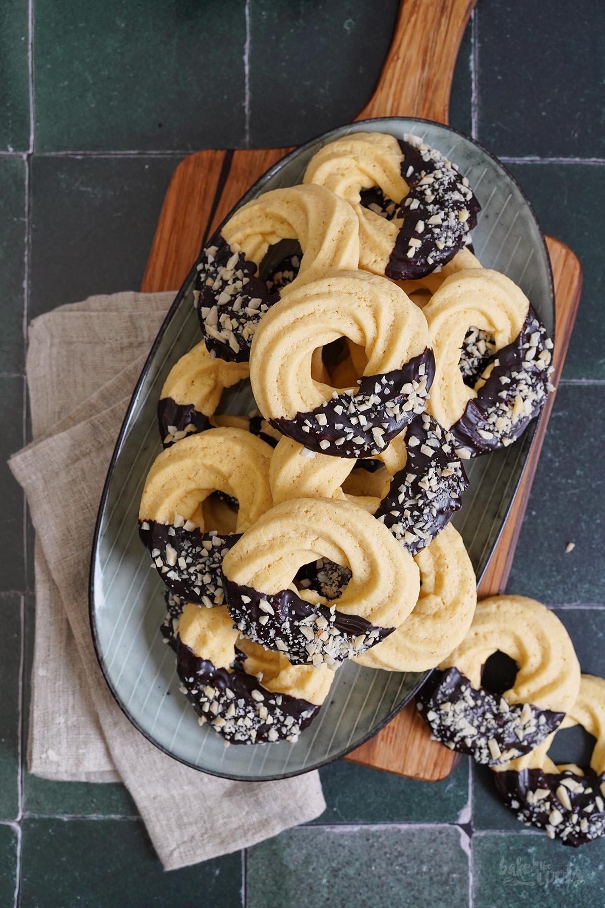Einfaches Spritzgebäck mit Schokolade | Bake to the roots