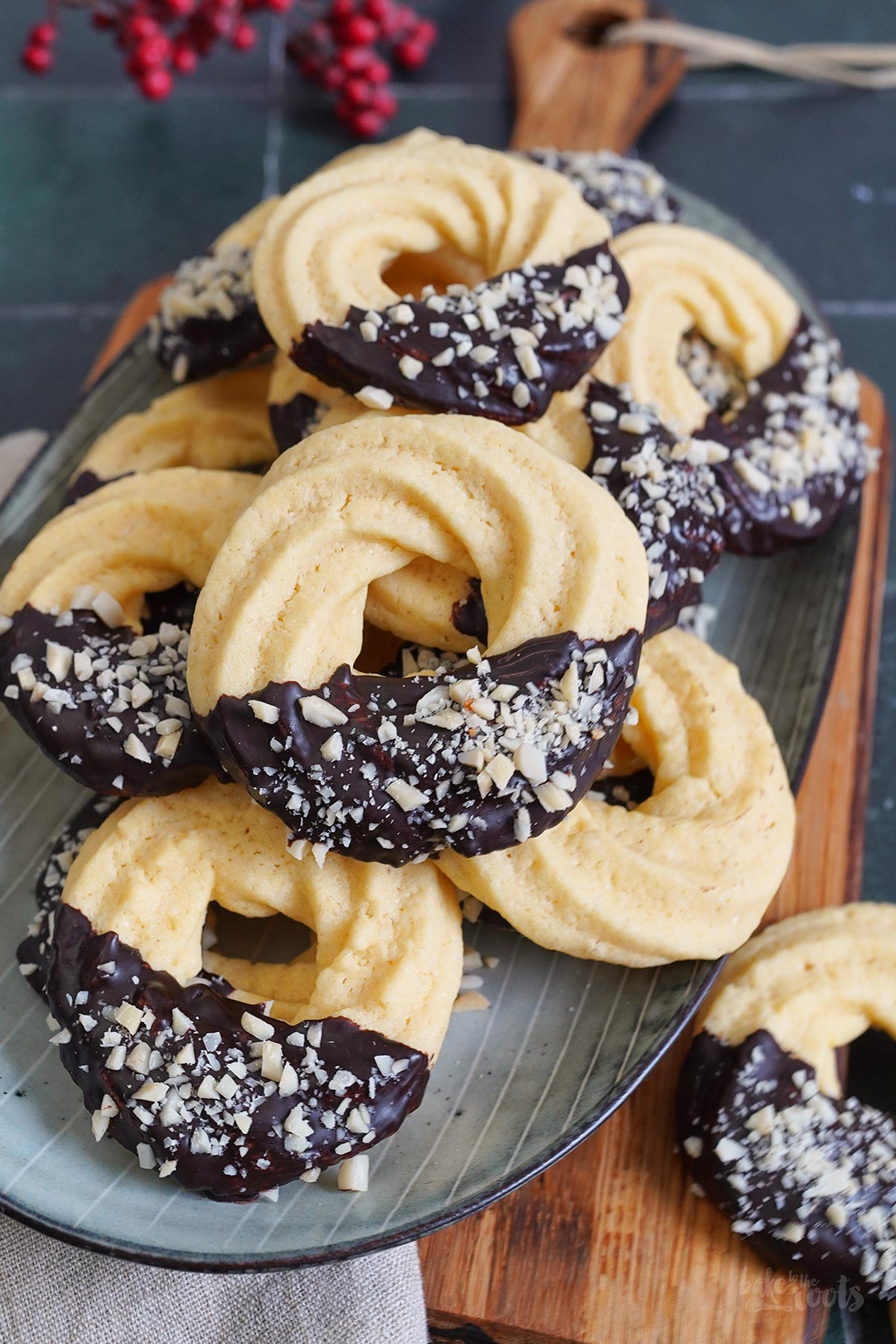 Einfaches Spritzgebäck mit Schokolade | Bake to the roots