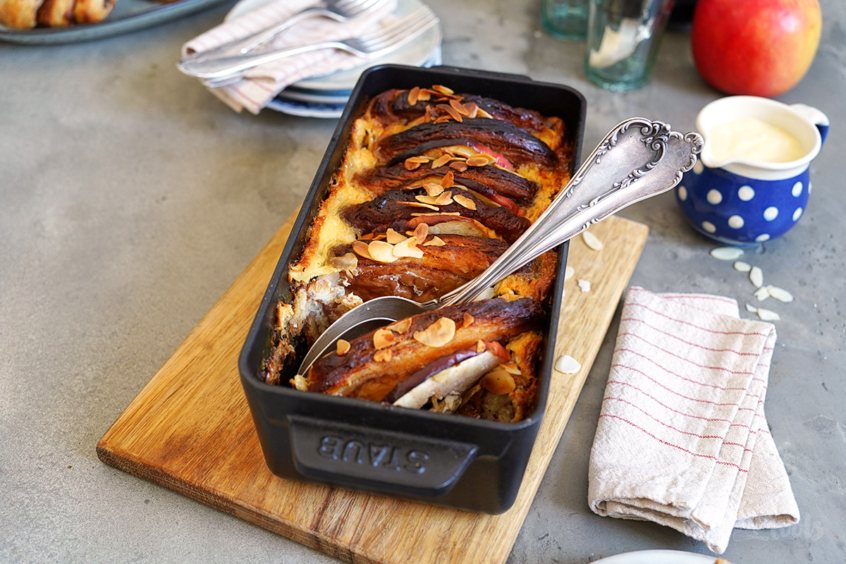 Franzbrötchen Ofenschlupfer (mit Äpfeln) | Bake to the roots