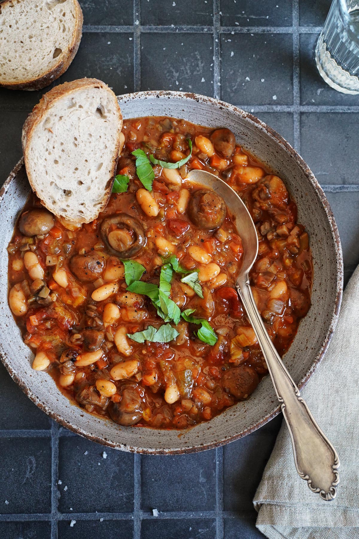 Eintopf mit Pilzen & Bohnen (vegan) | Bake to the roots